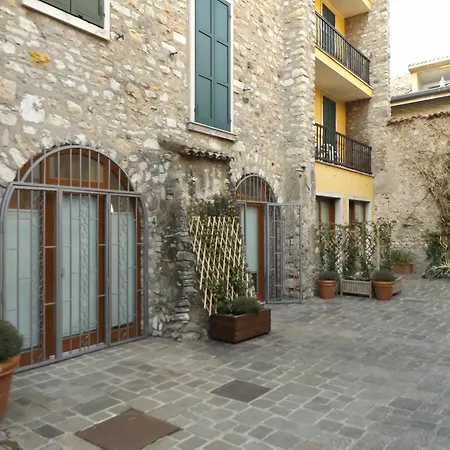 Casa Portici * Torri Del Benaco